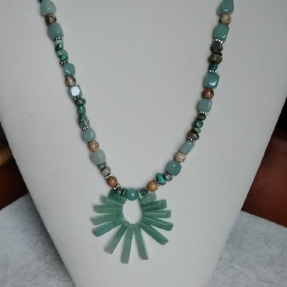 HAND CRAFTED SUNBURST NECKLACE OF TURQUOISE AND AVENTURINE